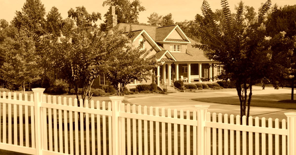 The Benefits of Vinyl Picket Fences: A Comprehensive Guide